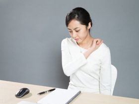 57歲大叔與42歲女人網(wǎng)戀奔現(xiàn)(女子沉迷網(wǎng)戀竟跟50歲大叔談戀愛)