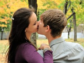 老婆生氣了，打了她怎么挽回？